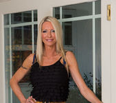 Emma Starr - Seduced By A Cougar
