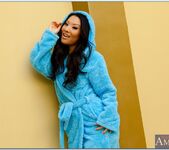 Asa Akira - My Naughty Massage 4