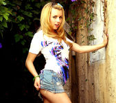 Lexi Belle's special horny place 4