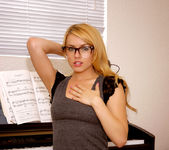 Lexi Belle gets undressed - Premium Pass 16