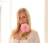Kara Duhe - White Flower 8