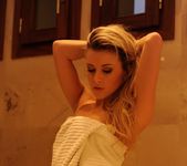 Rachel McDonald teasing in the nude in the tub 4