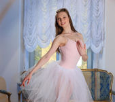 Annett A - Pointe Shoes - Stunning 18 4