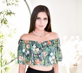 Katya Rodriguez - Quickie with her Pinky - 21Sextury