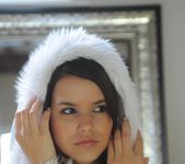 Emma - Eskimo - Girlfolio