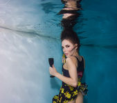 Henessy - Underwater photoshoot! 4