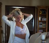 Victoriah - Sophisticated Lady - Girlfolio