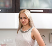 Susann - Teen Tease - Nubiles