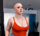 Anal Threesome: Tattooed Leigh Squirts - Evil Angel