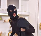 Selvaggia - DP the Burglar!