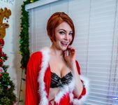 MilfVR - MILFY it's Cold Outside 4