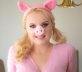 River Fox - River: Gaping, Rimming Anal Fuck Pig!