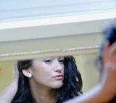 Tess - Mirror Mirror Off The Wall - Girlfolio