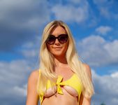 Elle Hunter - Shades - Hayley's Secrets 6