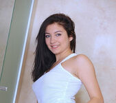 Teen Girl Bella Vitana gets Wet in the Shower and Plays with 7