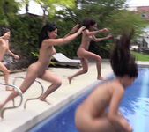 Abril, Ana Henao, Clarisse, Irene Rouse: Jump In!