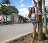 Irene Rouse: Street Gym - Watch4Beauty