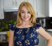 Nikole Nash - Cumming In The Kitchen - Nubiles