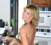 Rosetta - Nude Housewife - Anilos 6