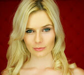 Lynn Kross - Watch4Beauty