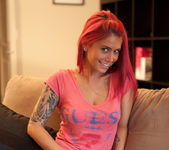 Hailey Leigh shows off her hot new hairstyle 4