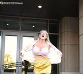 Getting Off After Work - Kelly Madison 4