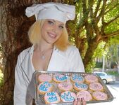 Ally Ann - Pink Cookies - Cum Fiesta 21