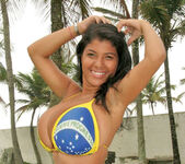 Lorina - Big In Brazil - Extreme Naturals