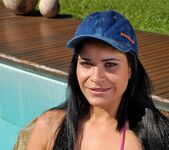 Silvia Sabatiny - Spotting Booty - Mike In Brazil 13