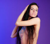 Amanda - On a purple background - Stunning 18 9