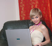 Cindy B - Cindy - Laptop - Stunning 18