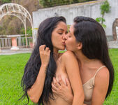 Amy Velez, Katrina Osuna - Latina Lesbians - S19:E8 8