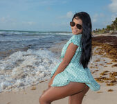 Sofi Vega: Beach Beauty - Watch4Beauty 4