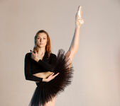Annett A - Black Swan - Stunning 18 7