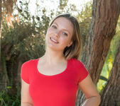 Maxine - Red and Green - MetArt 6