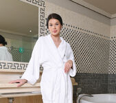 Asandra Dewy: Happy And Clean - Watch4Beauty 4