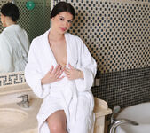 Asandra Dewy: Happy And Clean - Watch4Beauty 5