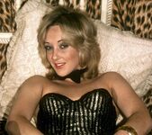 Isabel's intriguing insert - Private Classics 6