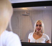 Presenting Caroline Bee - Erotic Beauty 4