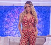 Chanel Camryn, Savvy Suxx - Sunny Goldmelons - Wicked 6