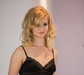 Wannabe Violette Pink thinks this porn casting will make 14