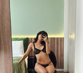 Leyla Grey: Selfie 4U: Erotic Greeting - Watch4Beauty 4