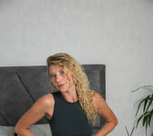 Jane Harpy - Waiting for Love - Stunning 18