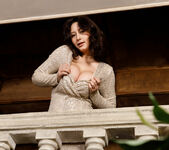 Lola Bredly - Handful - Erotic Beauty