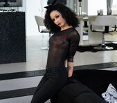 Stacy Bloom - Catnip for the Cat Burglar - 21Sextury