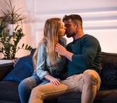 Scarlett Jones, Massimo Tomas - A Hard Day's Night - Scene 2 7