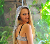 Laurie - Strip And Spread - FTV Girls 4