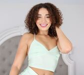 Willow Ryder - Willow Twerks Her Thicc Rump on Cock 4