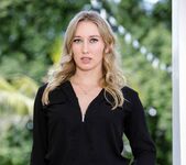 Riley Reyes - MILFs Swallowing Guys 5 - Scene 3 4