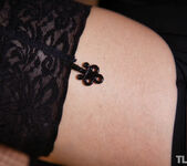 Arina Shy - Sex Chain 1 - The Life Erotic 5